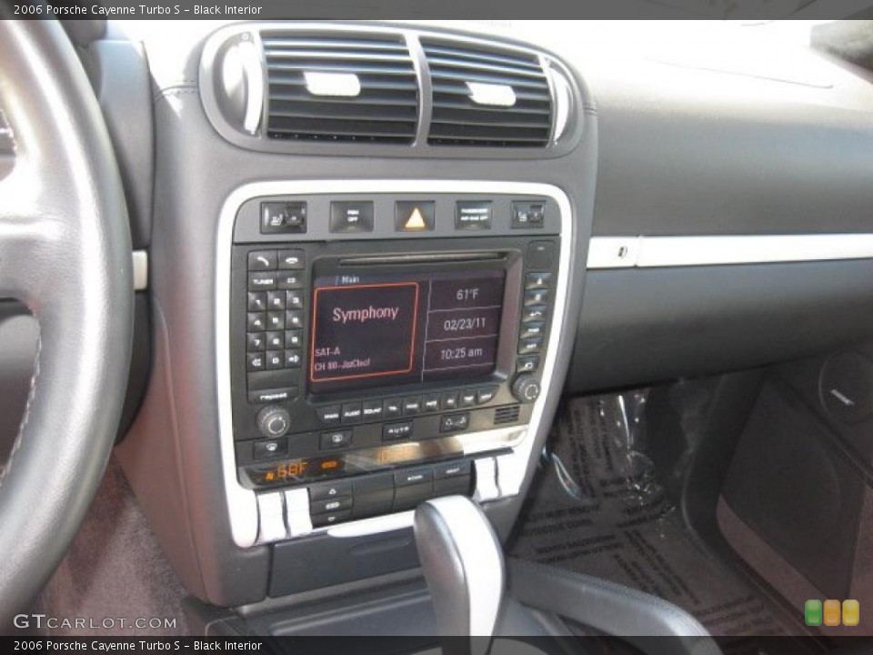 Black Interior Controls for the 2006 Porsche Cayenne Turbo S #45811877