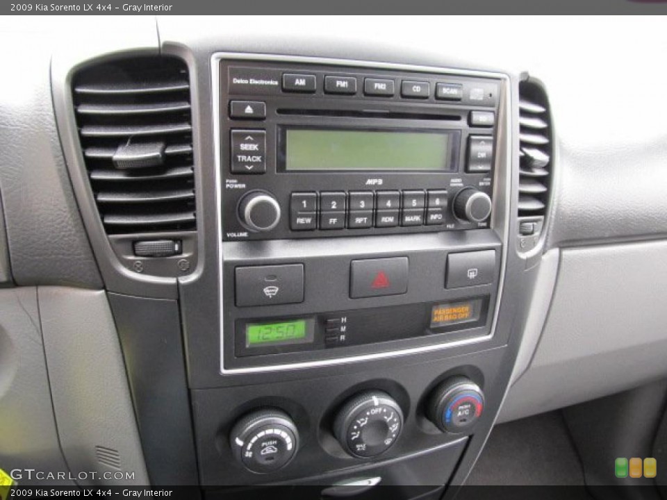 Gray Interior Controls for the 2009 Kia Sorento LX 4x4 #45812521