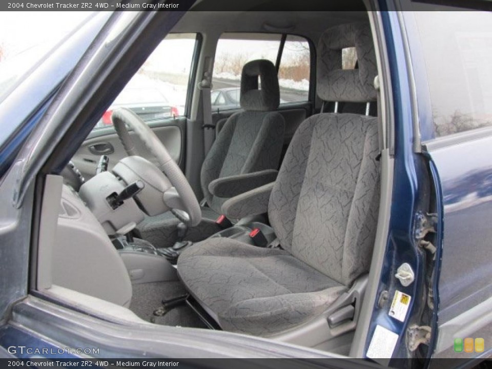 Medium Gray Interior Photo for the 2004 Chevrolet Tracker ZR2 4WD #45812757