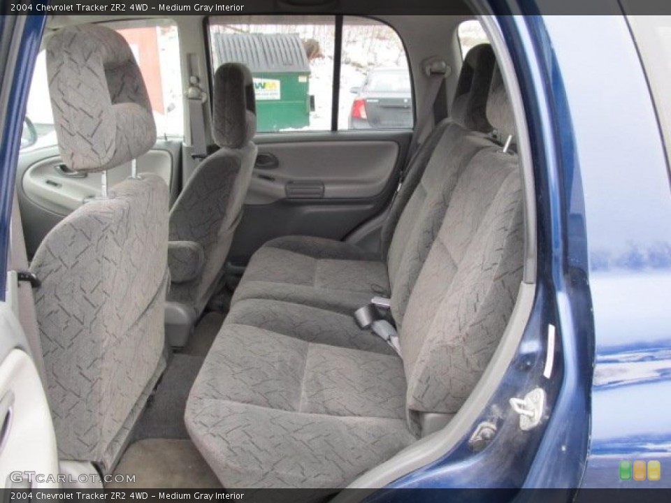 Medium Gray Interior Photo for the 2004 Chevrolet Tracker ZR2 4WD #45812785