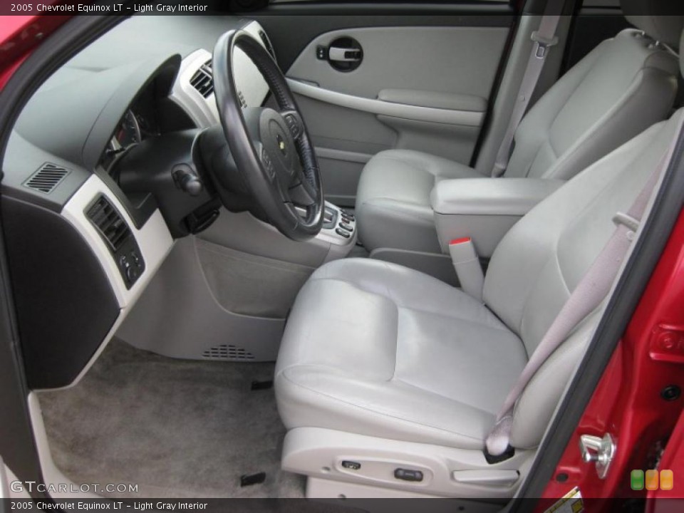 Light Gray Interior Photo for the 2005 Chevrolet Equinox LT #45814065