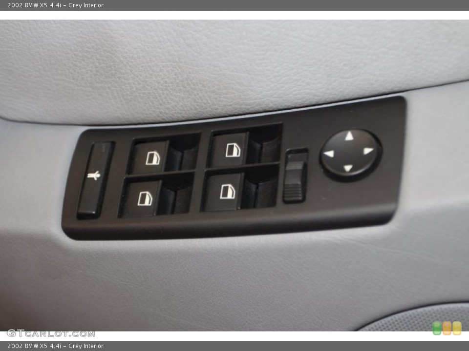 Grey Interior Controls for the 2002 BMW X5 4.4i #45815113