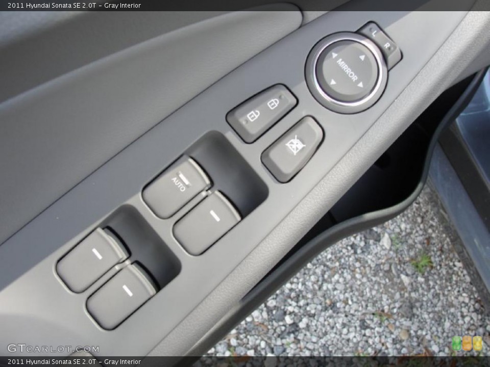 Gray Interior Controls for the 2011 Hyundai Sonata SE 2.0T #45815129