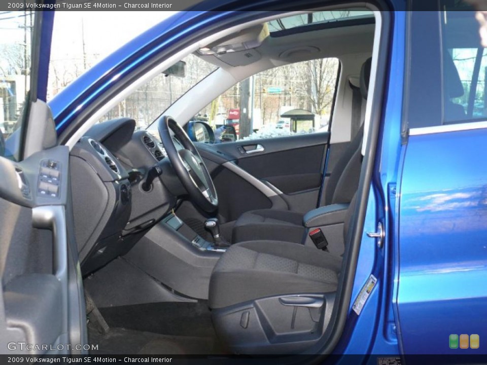 Charcoal Interior Photo for the 2009 Volkswagen Tiguan SE 4Motion #45821689