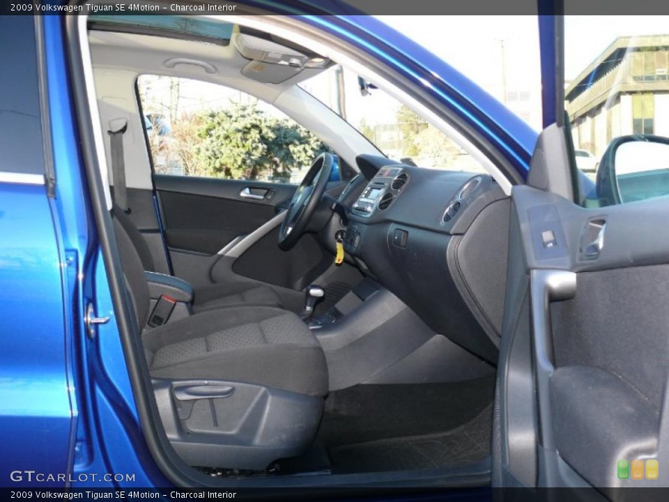 Charcoal Interior Photo for the 2009 Volkswagen Tiguan SE 4Motion #45821693