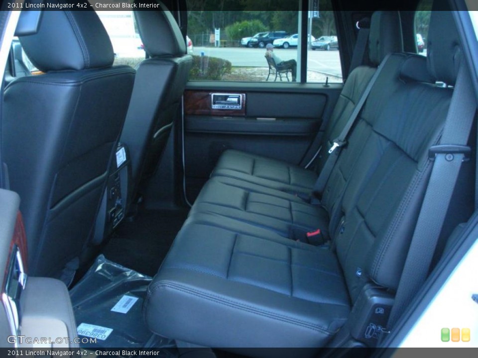 Charcoal Black Interior Photo for the 2011 Lincoln Navigator 4x2 #45823405
