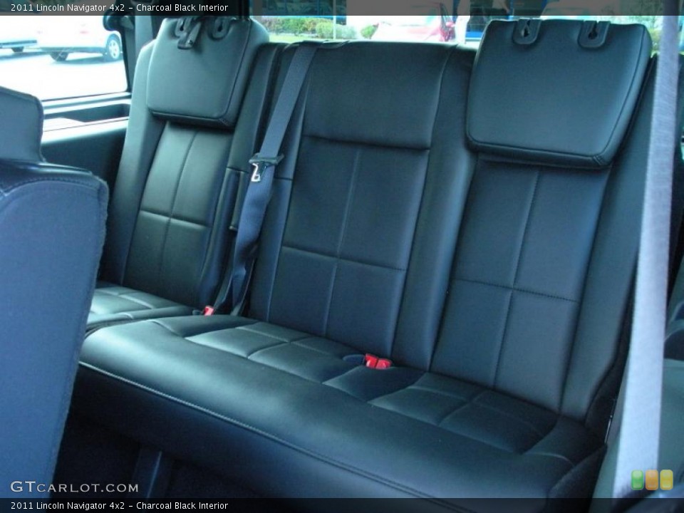 Charcoal Black Interior Photo for the 2011 Lincoln Navigator 4x2 #45823409