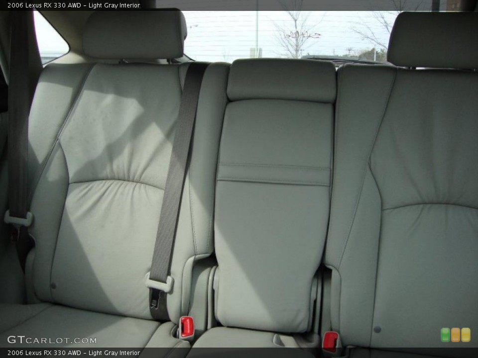 Light Gray Interior Photo for the 2006 Lexus RX 330 AWD #45835367