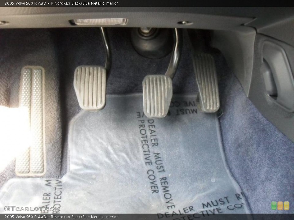 R Nordkap Black/Blue Metallic Interior Controls for the 2005 Volvo S60 R AWD #45842544
