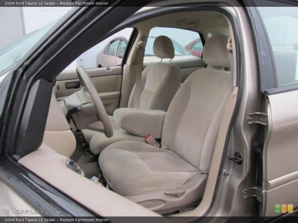 Medium Parchment Interior Photo for the 2004 Ford Taurus LX Sedan #45845320