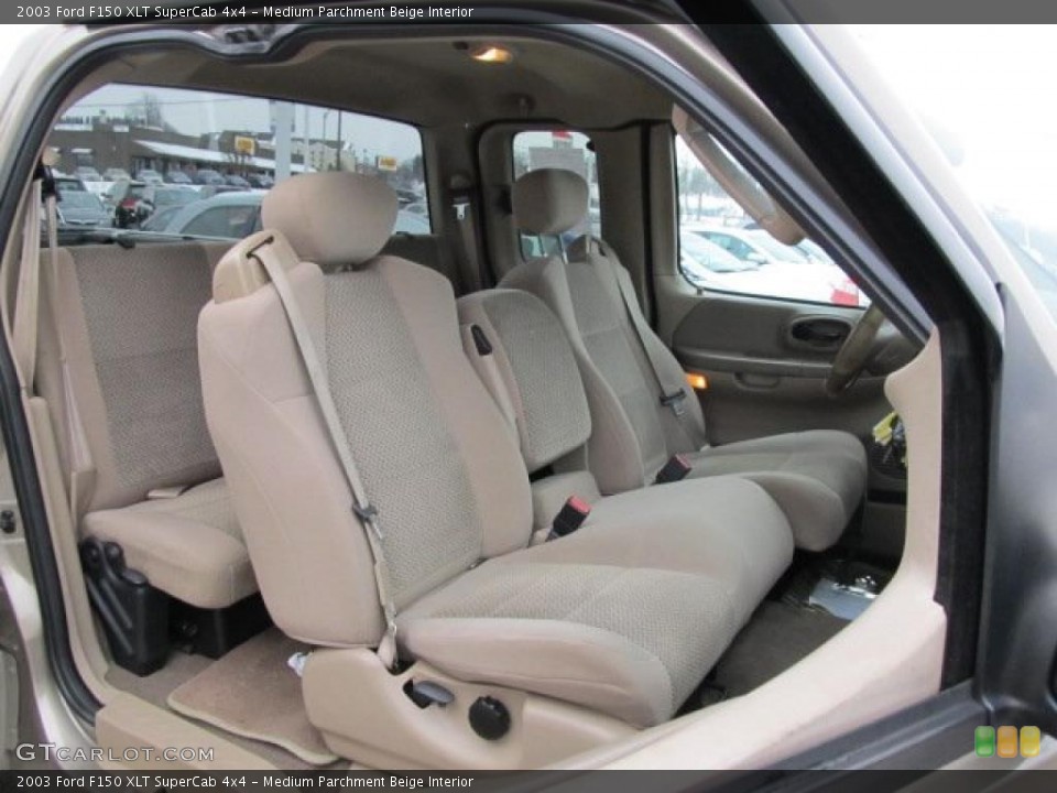 Medium Parchment Beige Interior Photo for the 2003 Ford F150 XLT SuperCab 4x4 #45848196