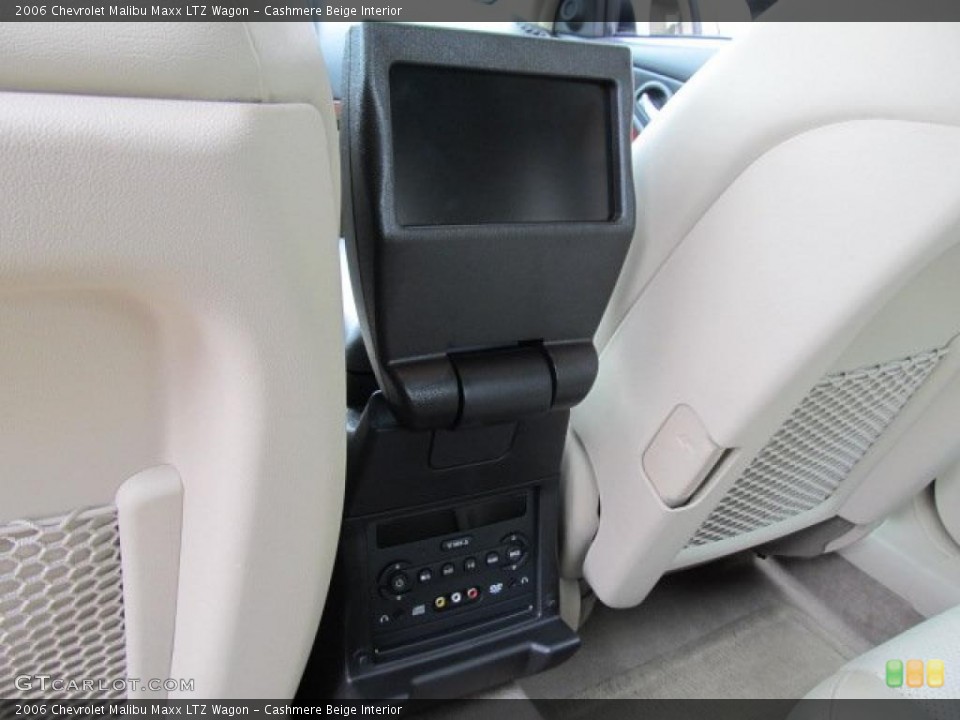Cashmere Beige Interior Controls for the 2006 Chevrolet Malibu Maxx LTZ Wagon #45850353