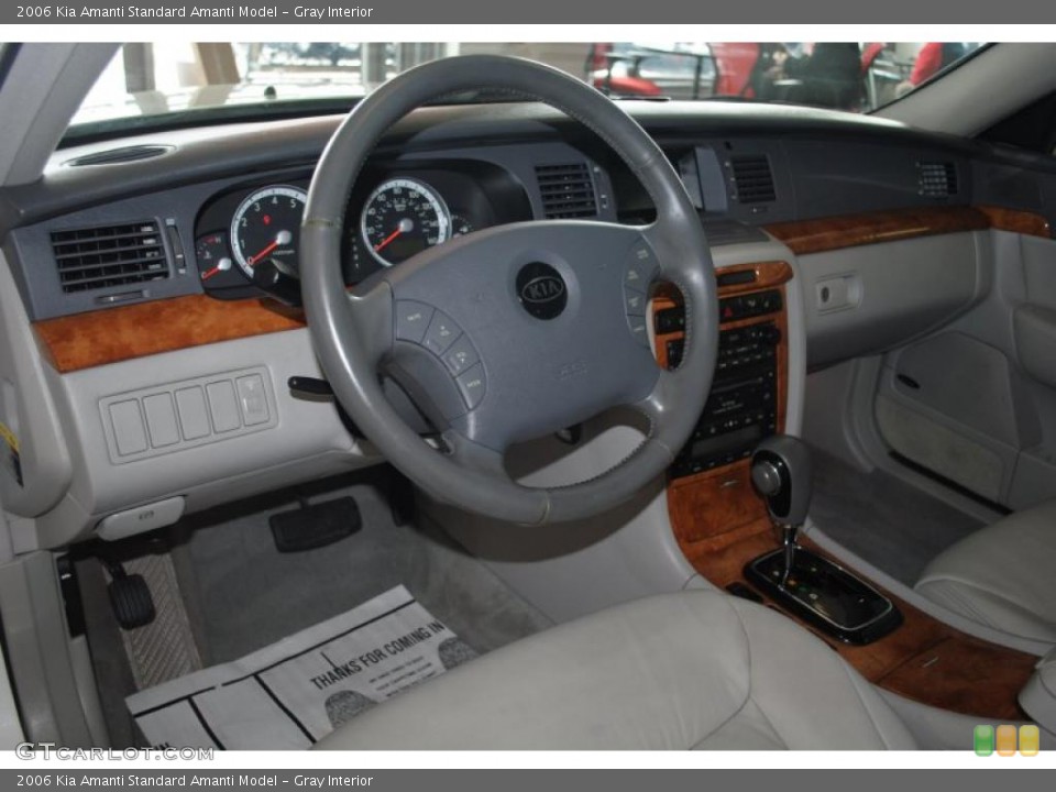 Gray Interior Photo for the 2006 Kia Amanti  #45853941