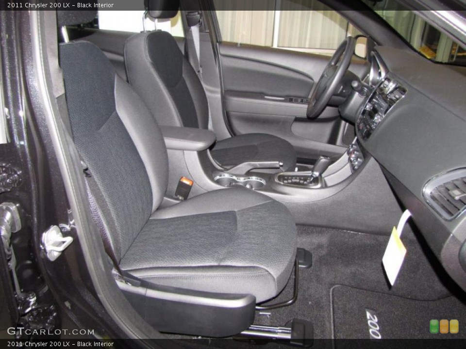Black Interior Photo for the 2011 Chrysler 200 LX #45857946