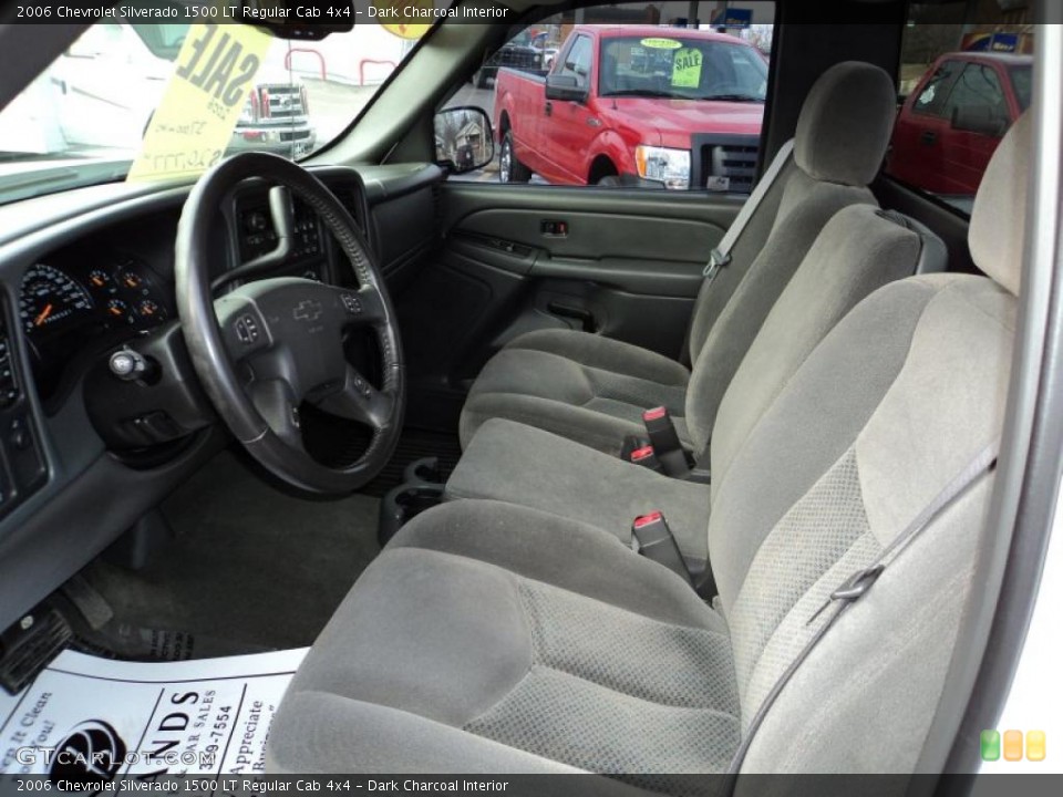 Dark Charcoal Interior Photo for the 2006 Chevrolet Silverado 1500 LT Regular Cab 4x4 #45868867