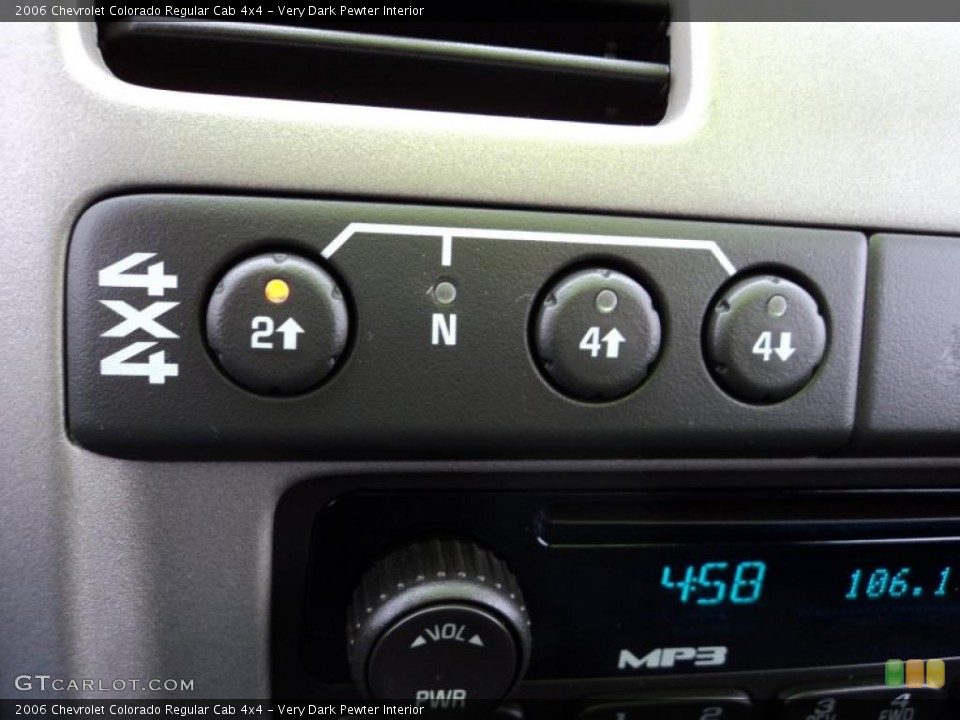 Very Dark Pewter Interior Controls for the 2006 Chevrolet Colorado Regular Cab 4x4 #45869207