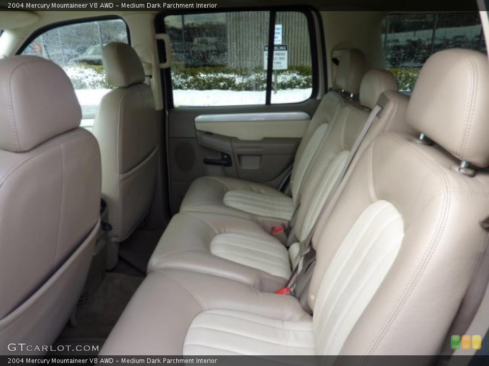 Medium Dark Parchment Interior Photo for the 2004 Mercury Mountaineer V8 AWD #45872307