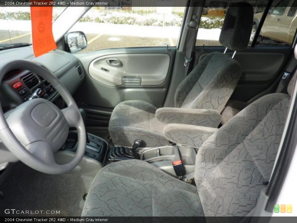 Medium Gray Interior Photo for the 2004 Chevrolet Tracker ZR2 4WD #45886631