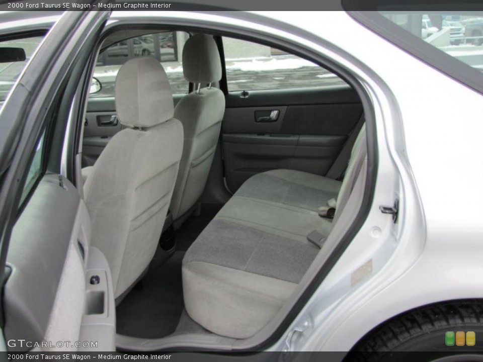 Medium Graphite Interior Photo for the 2000 Ford Taurus SE Wagon #45889416
