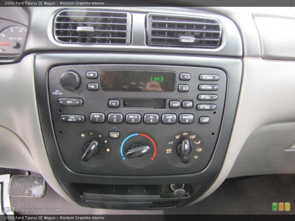 Medium Graphite Interior Controls for the 2000 Ford Taurus SE Wagon #45889428
