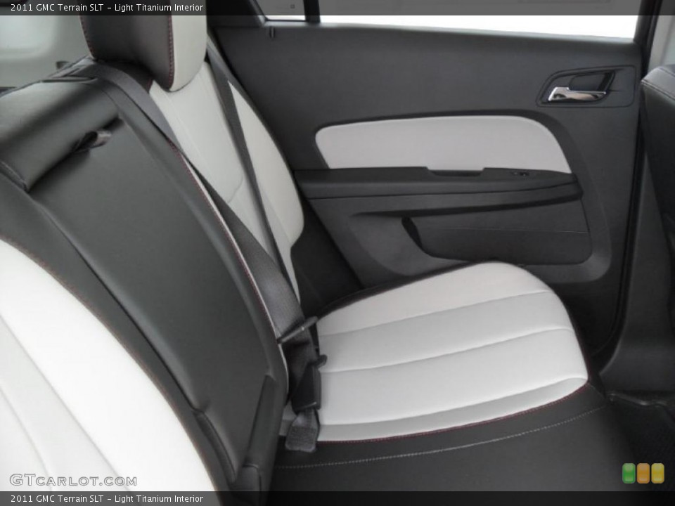 Light Titanium Interior Photo for the 2011 GMC Terrain SLT #45891471