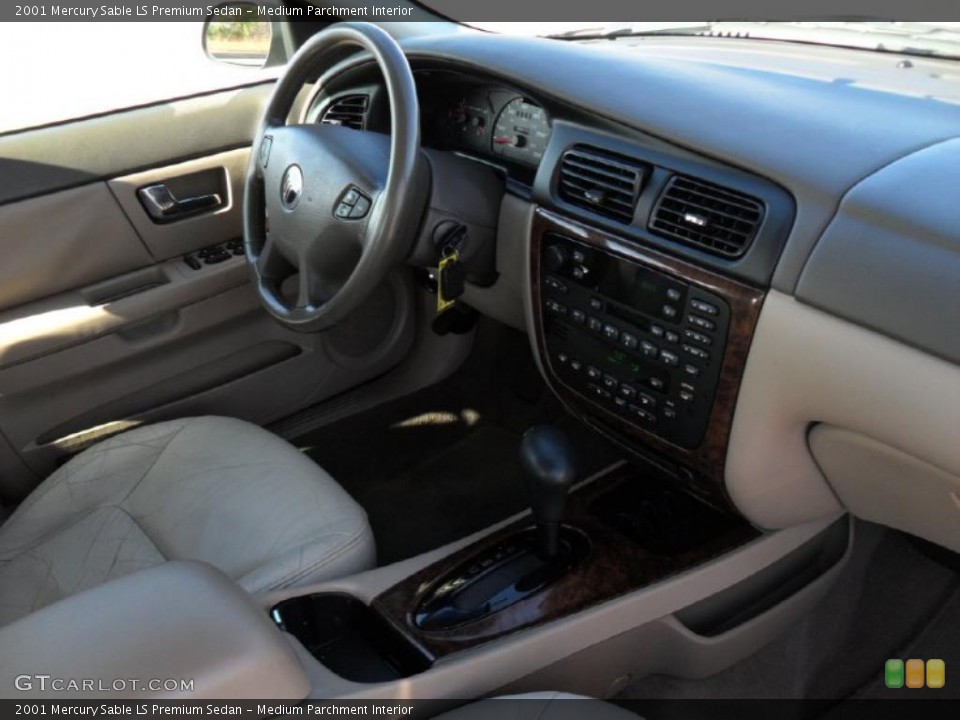 Medium Parchment Interior Photo for the 2001 Mercury Sable LS Premium Sedan #45892905