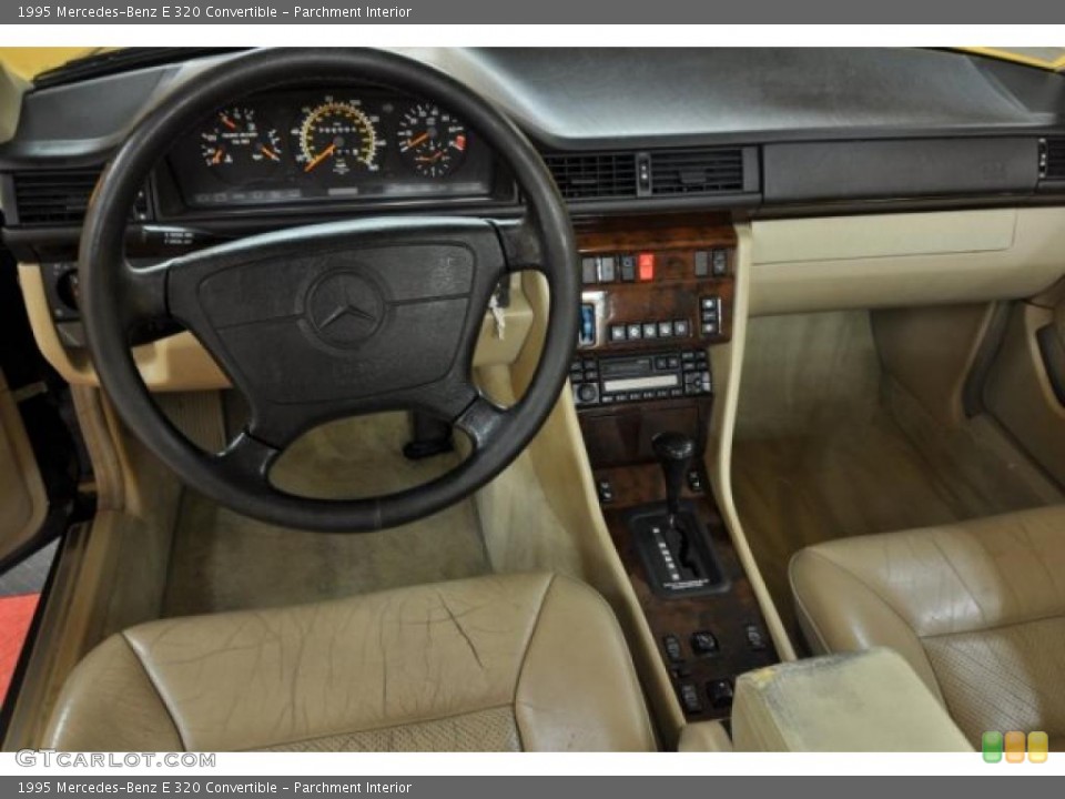 Parchment Interior Photo for the 1995 Mercedes-Benz E 320 Convertible #45896757