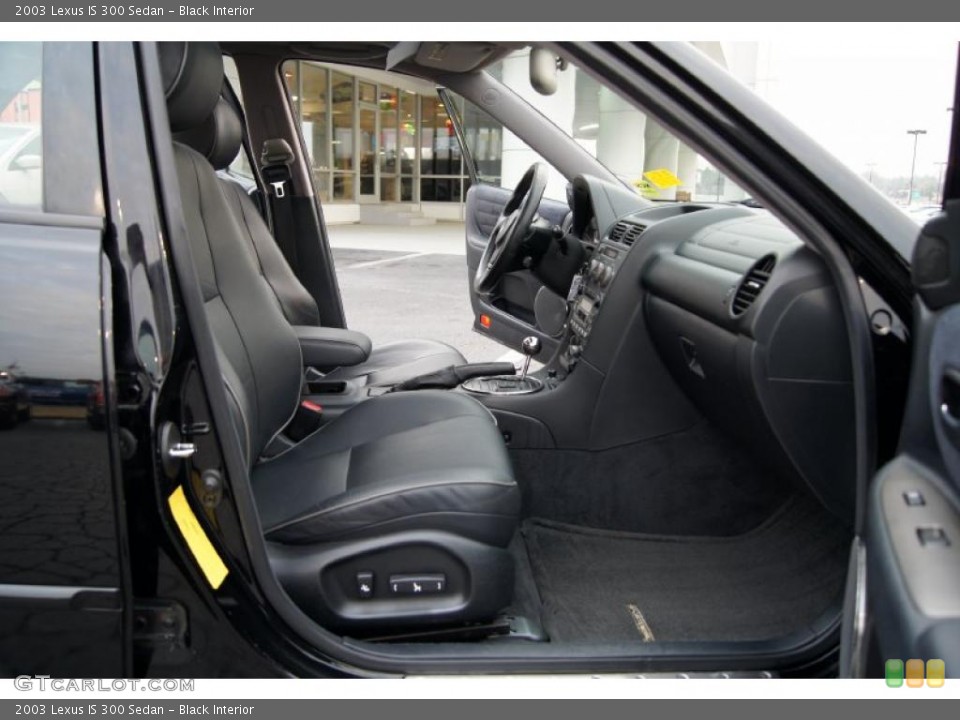 Black Interior Photo for the 2003 Lexus IS 300 Sedan #45914379