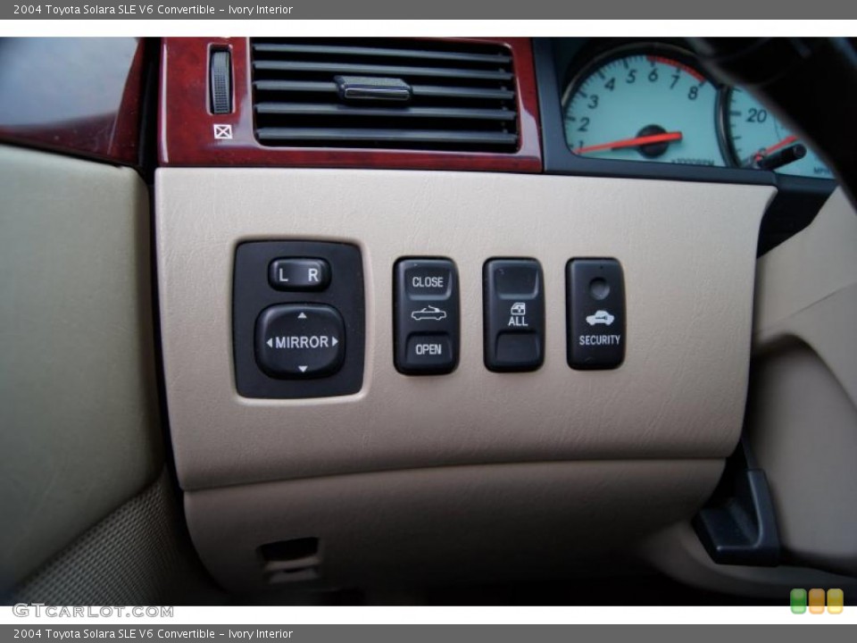 Ivory Interior Controls for the 2004 Toyota Solara SLE V6 Convertible #45915435