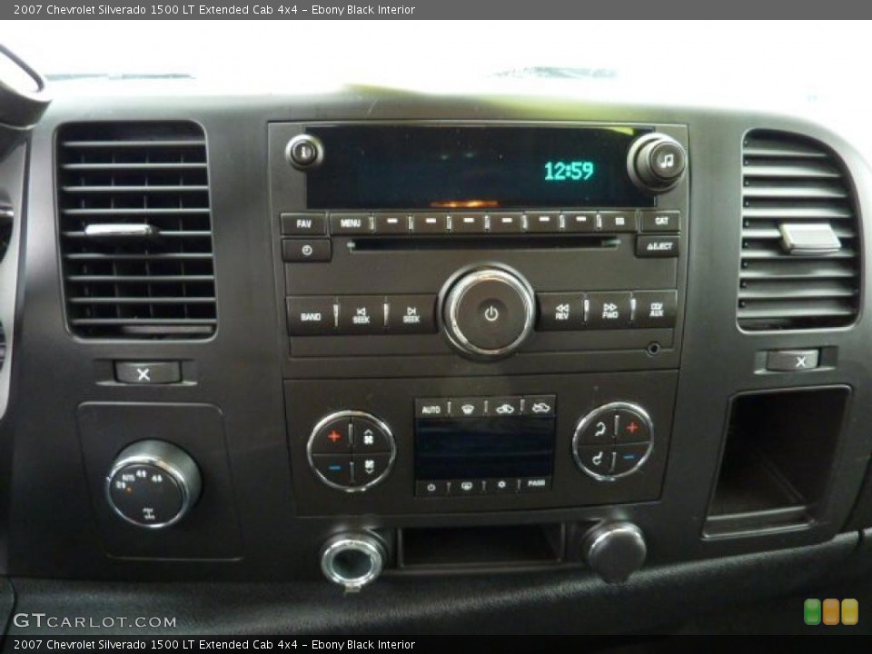 Ebony Black Interior Controls for the 2007 Chevrolet Silverado 1500 LT Extended Cab 4x4 #45918129