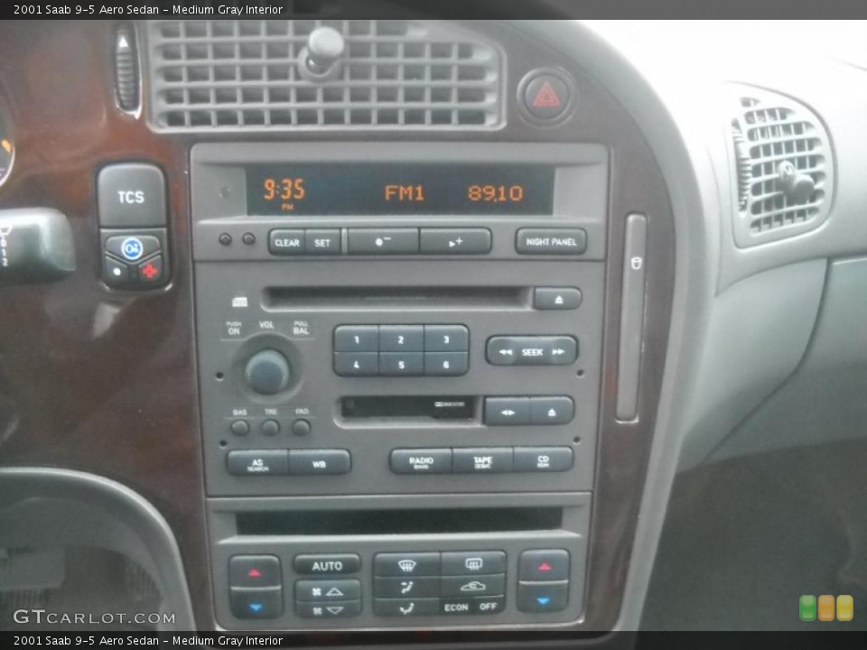 Medium Gray Interior Controls for the 2001 Saab 9-5 Aero Sedan #45920154