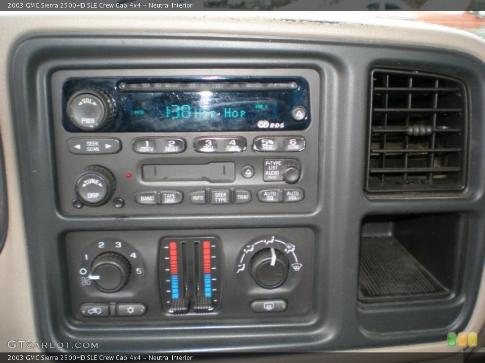 Neutral Interior Controls for the 2003 GMC Sierra 2500HD SLE Crew Cab 4x4 #45920496