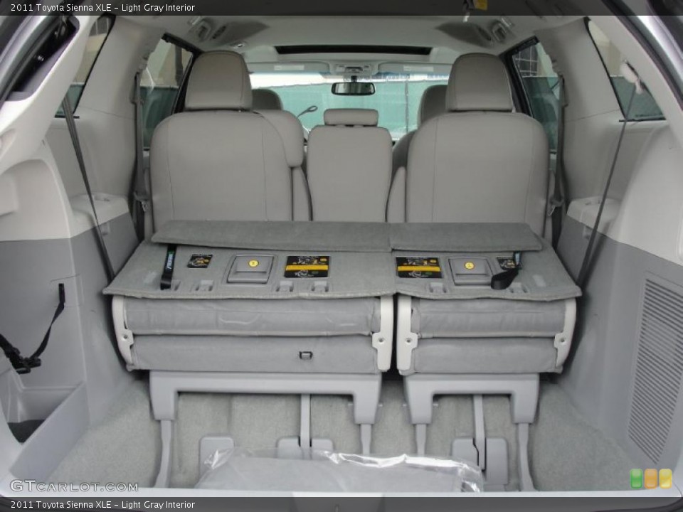 Light Gray Interior Photo for the 2011 Toyota Sienna XLE #45923671