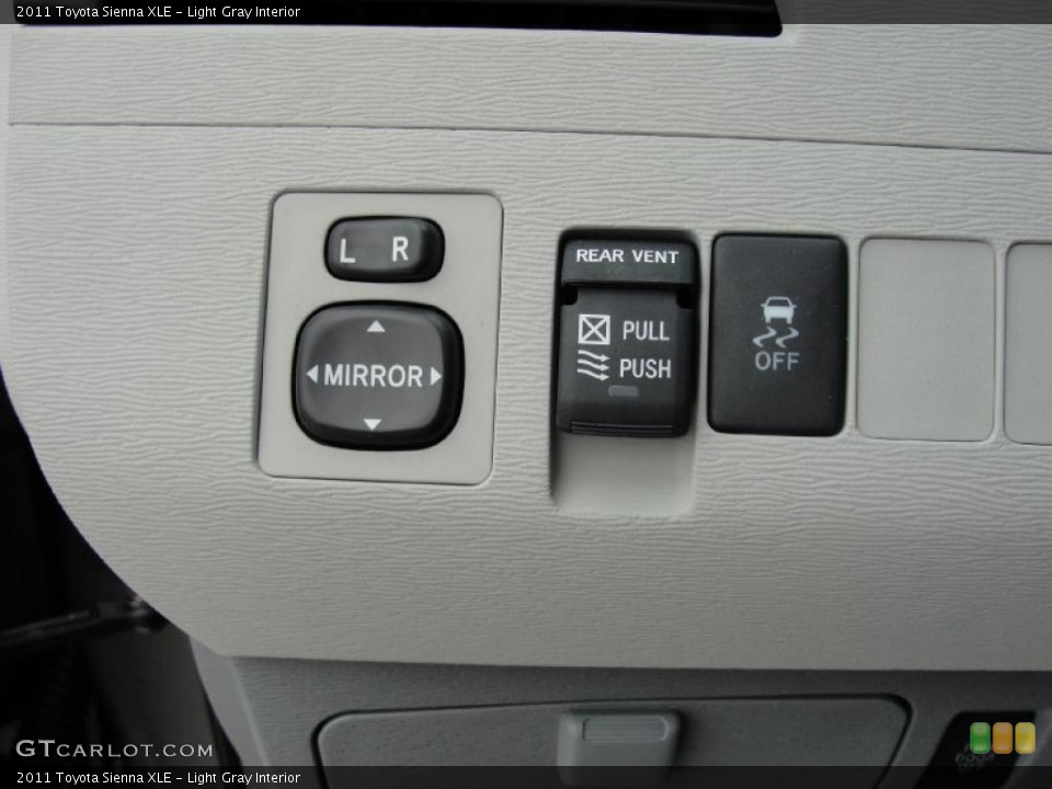 Light Gray Interior Controls for the 2011 Toyota Sienna XLE #45923779