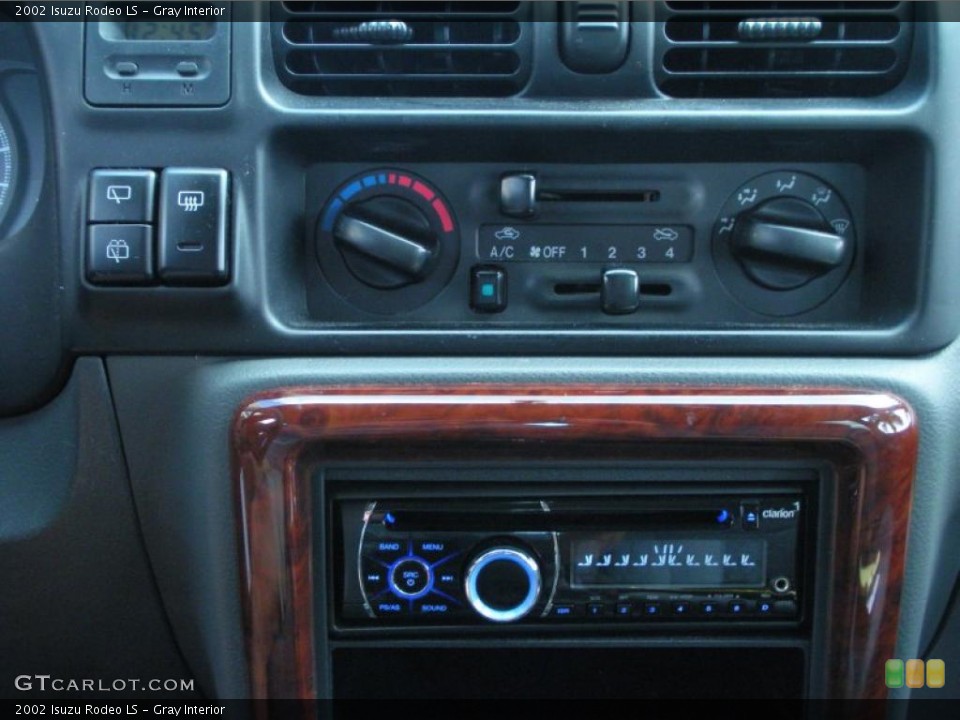 Gray Interior Controls for the 2002 Isuzu Rodeo LS #45950421