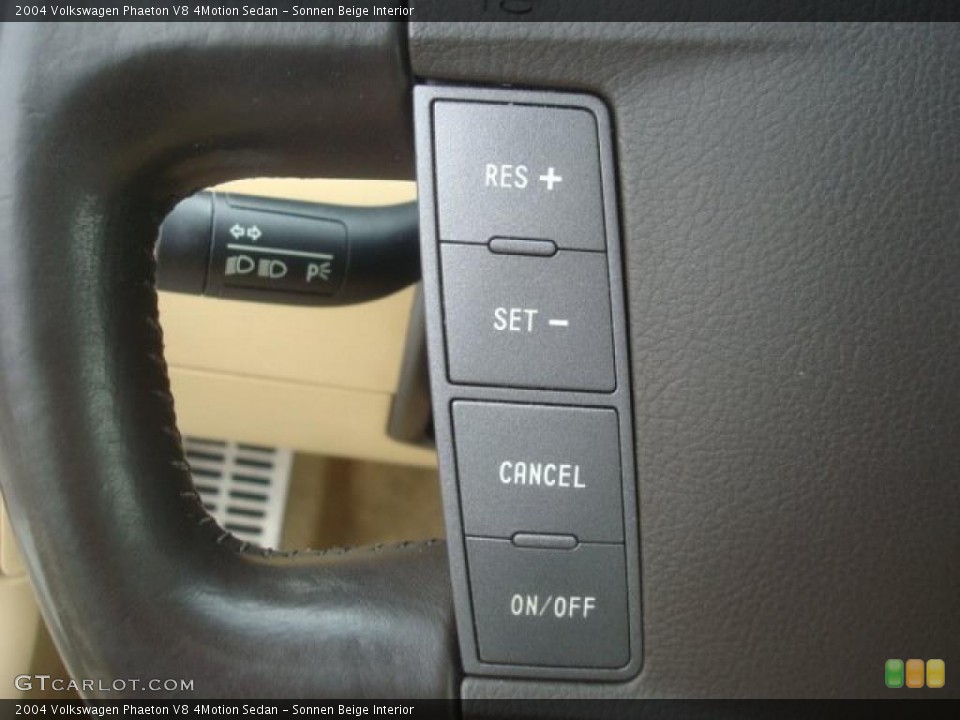 Sonnen Beige Interior Controls for the 2004 Volkswagen Phaeton V8 4Motion Sedan #45951555