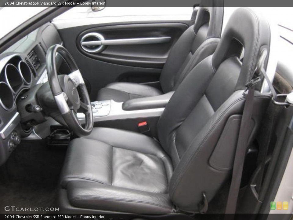 Ebony Interior Photo for the 2004 Chevrolet SSR  #45952020