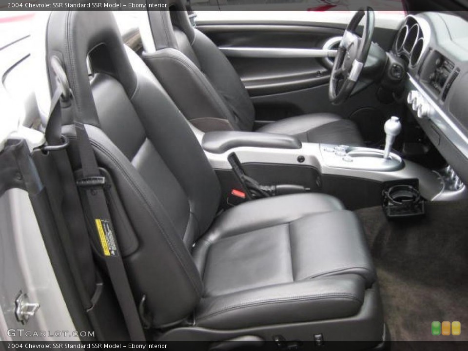 Ebony Interior Photo for the 2004 Chevrolet SSR  #45952050