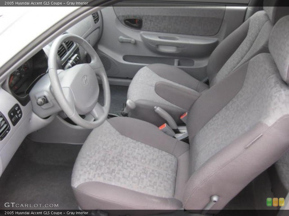 Gray Interior Photo for the 2005 Hyundai Accent GLS Coupe #45952506