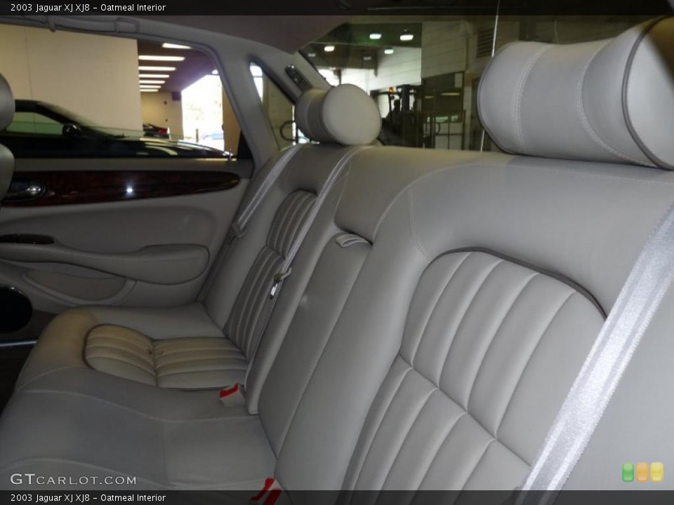 Oatmeal Interior Photo for the 2003 Jaguar XJ XJ8 #45954032