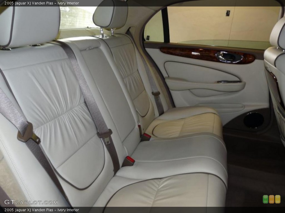 Ivory Interior Photo for the 2005 Jaguar XJ Vanden Plas #45954095