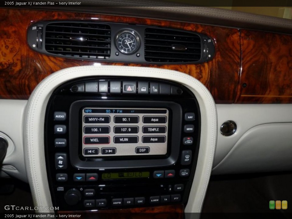 Ivory Interior Controls for the 2005 Jaguar XJ Vanden Plas #45954146