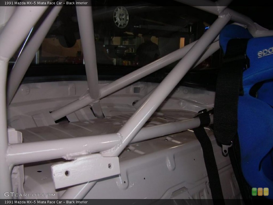 Black Interior Photo for the 1991 Mazda MX-5 Miata Race Car #45956876
