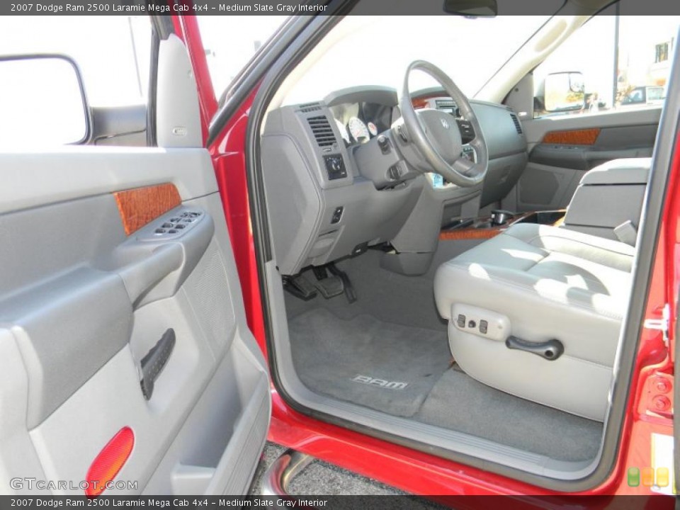 Medium Slate Gray Interior Photo for the 2007 Dodge Ram 2500 Laramie Mega Cab 4x4 #45957437
