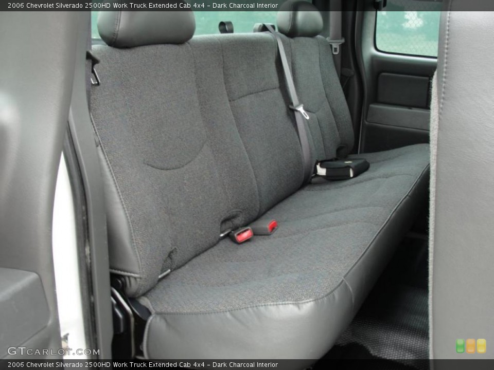 Dark Charcoal Interior Photo for the 2006 Chevrolet Silverado 2500HD Work Truck Extended Cab 4x4 #45965711