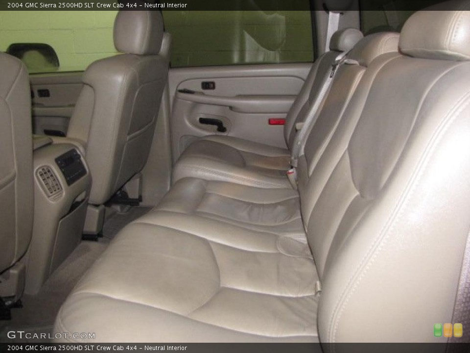 Neutral Interior Photo for the 2004 GMC Sierra 2500HD SLT Crew Cab 4x4 #45980285