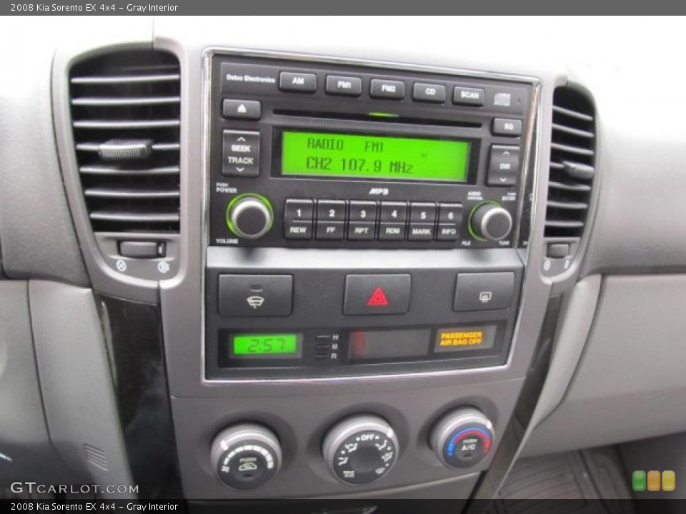 Gray Interior Controls for the 2008 Kia Sorento EX 4x4 #45980498