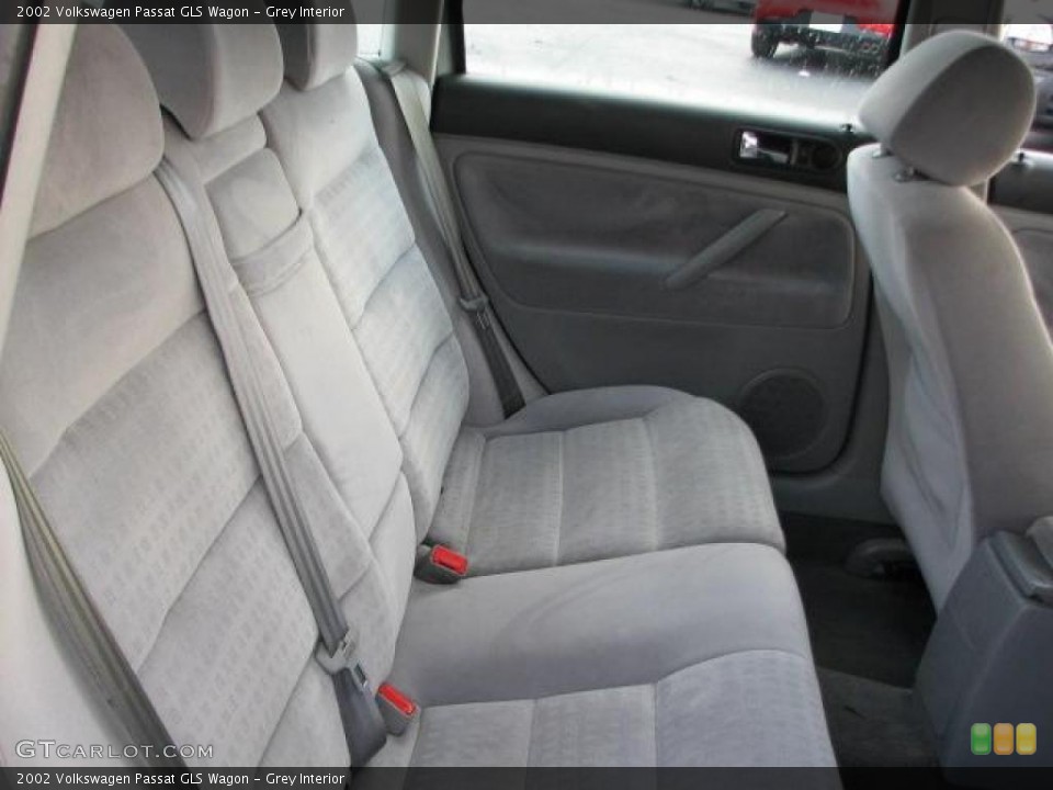 Grey Interior Photo for the 2002 Volkswagen Passat GLS Wagon #45994703