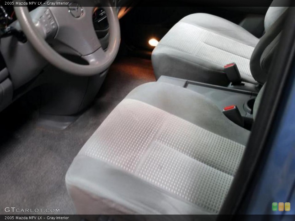 Gray Interior Photo for the 2005 Mazda MPV LX #46000124