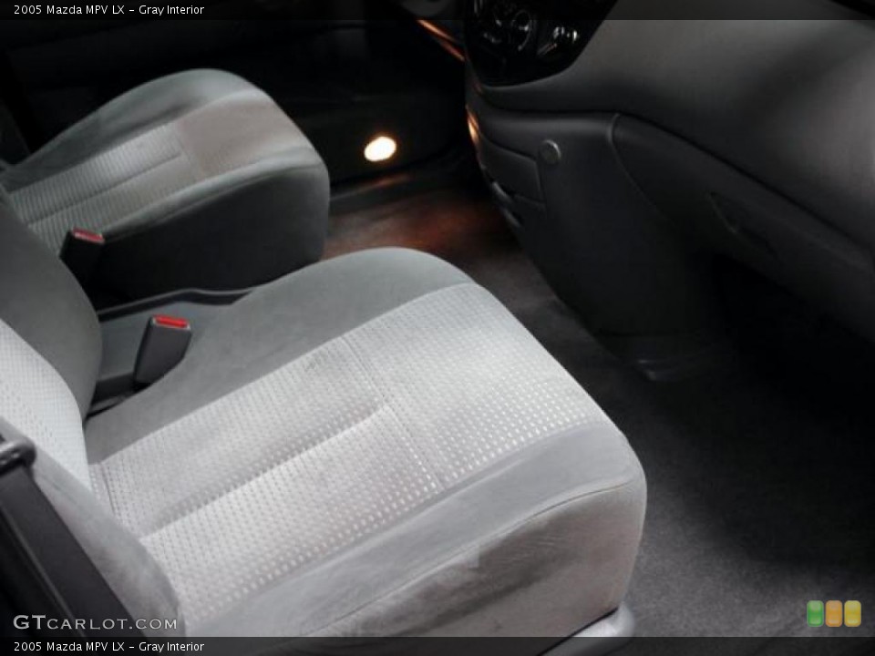 Gray Interior Photo for the 2005 Mazda MPV LX #46000133